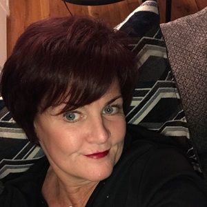 Meet your Posher, Cynthia